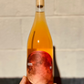 85% Macabeo, 15% Garnacha Blanca
Catalonia, Spain.
Woman winemaker - Marian Barrena.
All natural.
Orange wine.
Fresh and light, gateway orange.
A citrus mistress on a bed of yellow flowers feeding you white chocolate dipped apricots.
Peach smoothie with wet gravel topping.
