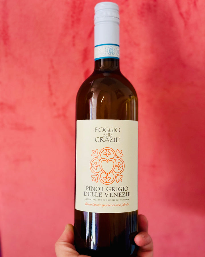 100% Pinot Grigio.
Lake Garda, Italy.

Woman in wine - Elizabeta Penetto.
All natural.
Orange Wine.
Lucky copper pennies.
Purple mangosteen and exotic wild lychee.
Earthy and dry.
Mineral criminal.
Vivacious and zippy like naked jet skiing in an apricot lake.