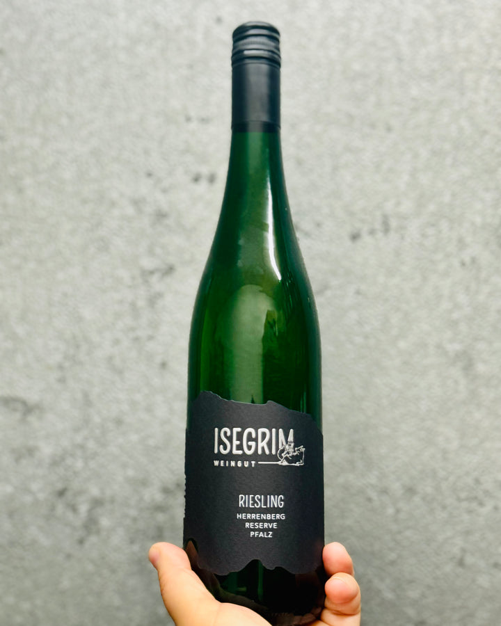 100% Riesling
Pfalz, Germany.

Woman winemaker - Mira Wolf.
All natural.
Single Vineyard Reserve.
Dry, super duper dry.
Rich limestone and clay minerality.
Slick petrol spill on rocky asphalt.
Tropical pineapple and papaya vibes.
White nectarines.
Fresh wild herbs.&nbsp;