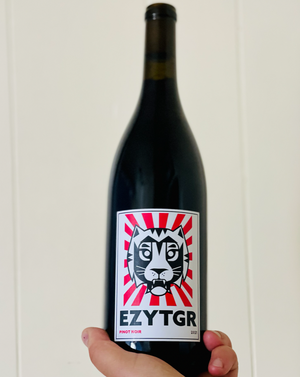 100% Pinot Noir Willamette, Oregon   Woman winemaker - Ksenija Kostic House. All natural. Chillable red. Volcanic soil. Toasted brown sugar but NOT sweet. Cranberry crackle. Plump and vibrant yet a little muddy like a wild hippo. Dried currants. Spicy elegance.