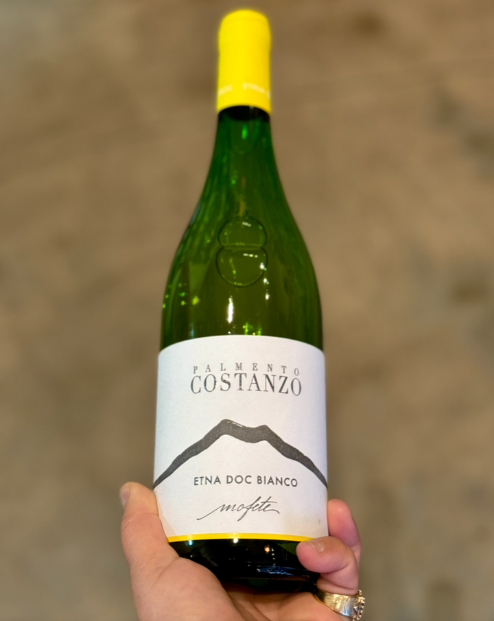 70% Carricante 30% Catarratto Sicily, Italy. Lady winemaker - Valeria Agosta. All Natural. Volcanic white. Seawater and smoke like the White Lotus. Somehow creamy and mineral yet refreshing AF. Green papaya and exotic mandarin. Soft ashy ending.