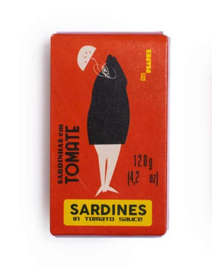 Few things pair as perfectly with sardines than olive oil, and one of those things is tomato sauce.