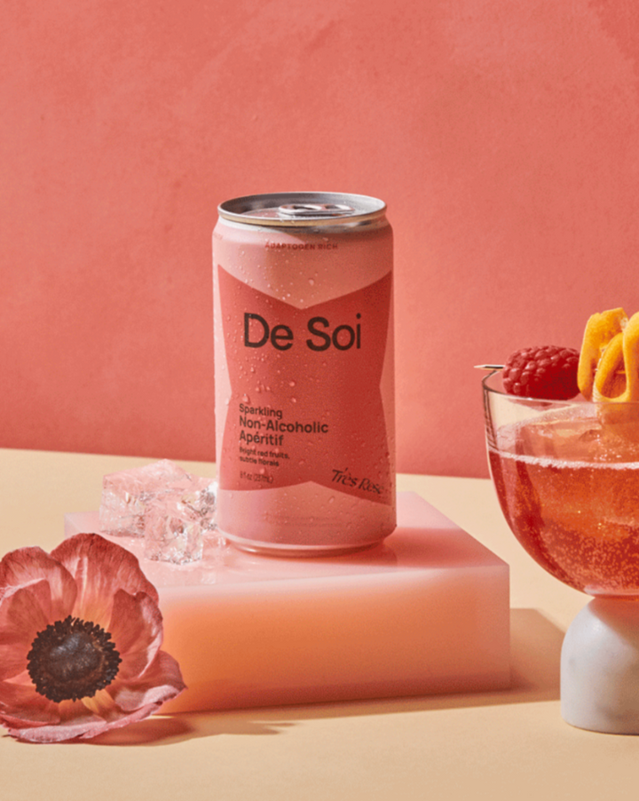 Très Rosé combines bold notes of tart raspberry, lychee and rooibos with adaptogens lion's mane and saffron for a refreshing and balanced sip. - Non-alcoholic - 25 calories per glass - No artificial colors or flavors - Lightly carbonated - Vegan &amp; gluten-free