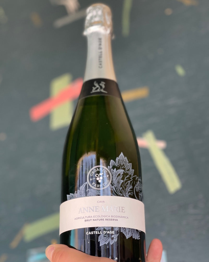 40% Xarel-lo, 40% Macabeo, 20% Parellada. Cava, Spain.  Woman winemaker - Anne Marie. All natural. Freshly churned salted butter but not in an oaky way! Lemon + orange zest. Mineral crunch. Peach biscuit. Saline + white raisins.
