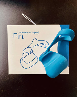 Fin is easy - to use. Quick to pick up and quick to drop, Fin moves in and out of the action with the stealth of a stagehand, so you can star in the show. Tether on. Tether off. Pointy side. Squishy side. At your fingertips or near the palm. Above or below the hand. You can change how you wear Fin to get the sensations and mobility you want. Fin works the way you want. 