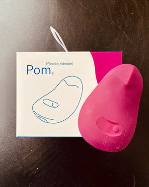 A flexible, USB charged waterproof palm vibe. Pom gives you broad or targeted stimulation with its powerful, rumbly motor and five patterns.