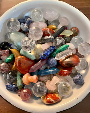 Super cute different assorted crystals about one inch big!  These crystals are hand-carved and air-dried; their colors are pure and vibrant, and their styles are classic and varied, giving them a touch of whimsy.