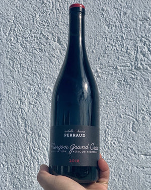 100% Gamay Beaujolais, France  Lady winemaker - Isabelle Perraud. All Natural. Chillable red. Semi-Carbonic. New leather + cherry tobacco. Savory tingles. Cocao nibs and goji berries. Pink peppercorn kisses.
