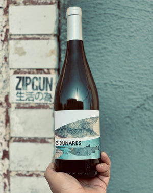 100% Albariño. Rías Baixas, Spain.  Woman winemaker - Chris Yagüe. All natural. Dried Hay. Queer made. 120 year old vines. Salty like a smack of sea air in your mouth. This wine has bananas B-A-N-A-N-A-S