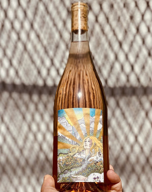 75% Old Vine Early Muscat 25% Pinot Gris  Maresh Vineyard - Dundee Hills, Oregon.  Woman winemaker - Kelley Fox. All natural. ORANGE WINE The teaches of Peaches... Drink the pain away. Quince + Cream Mega Dry Pineapple biscuit