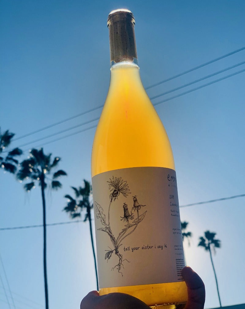100% Colombard. Mendocino, California.  Woman winemaker - Rosalind Reynolds. All natural. Orange wine. 10 days on the skins. Limited production. "Tell your sister I say hi" is named as such, because.....well tell her I say hi! Voluptuous & textured.