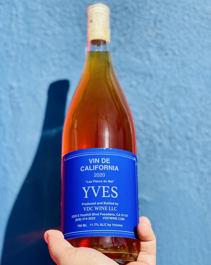 100% Marsanne. Central Coast AVA, California.  Woman winemaker - Kate Vourvoulis. All natural. Orange wine. 14 days carbonic maceration from 50 year old vines. Like a tropical sunset over an umami earth.