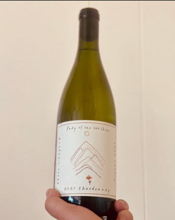 100% Chardonnay. Edna Valley, California.  Woman winemaker - Gina Hildebrand. All natural. Olive oil cake with lemon zest and a sea salt crunch. Silky smooth. Rich bitch. Freshly ground almond butter. Melon minerals.