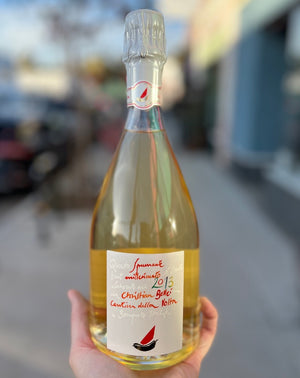 100% Lambruso Sarbara Emilia Romagna, Italy  Lady in Wine Angela Sini All Natural All women working in the vineyards and winery TWO WORDS... "white lambrusco"  Boom + Mic Drop Super Salty + Complex Dry apple magic Masterful and expressive
