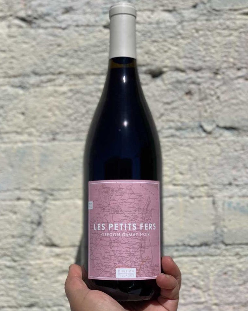 100% Gamay Willamette, Oregon.  Woman winemaker - Kate Norris. All natural. Rare Oregon Gamay. Zippy + wild. Carbonic jump. Chillable red. Black pepper. Warm earth. Mineral rich. Funky exotic tea spice.